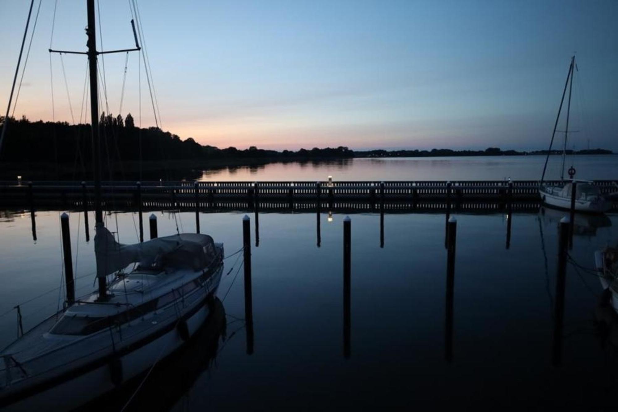 Hausboot Liliput Hotell Stralsund Exteriör bild